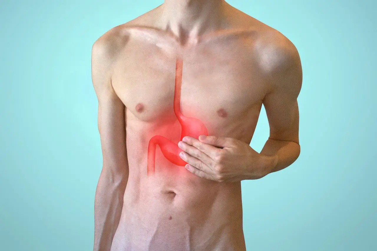 Come ridurre il reflusso gastrico senza farmaci: ecco i rimedi più efficaci Come ridurre il reflusso gastrico senza farmaci: ecco i rimedi più efficaci