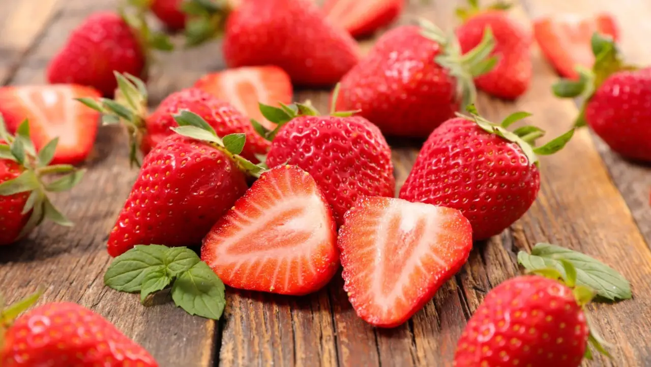 Coltivare fragole in vaso: il trucco per avere frutti tutto l’anno Coltivare fragole in vaso: il trucco per avere frutti tutto l’anno