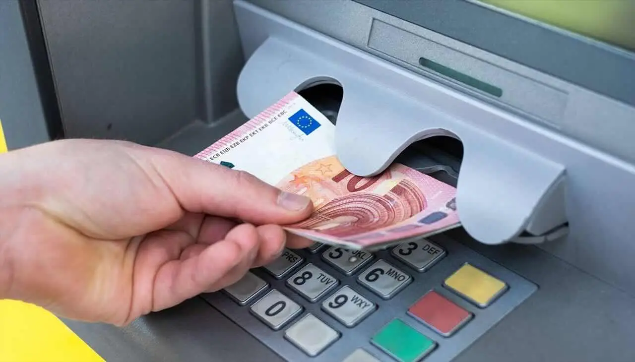 Regole prelievi automatici: tutto ciò che serve sapere per operare senza intoppi Regole prelievi automatici: tutto ciò che serve sapere per operare senza intoppi