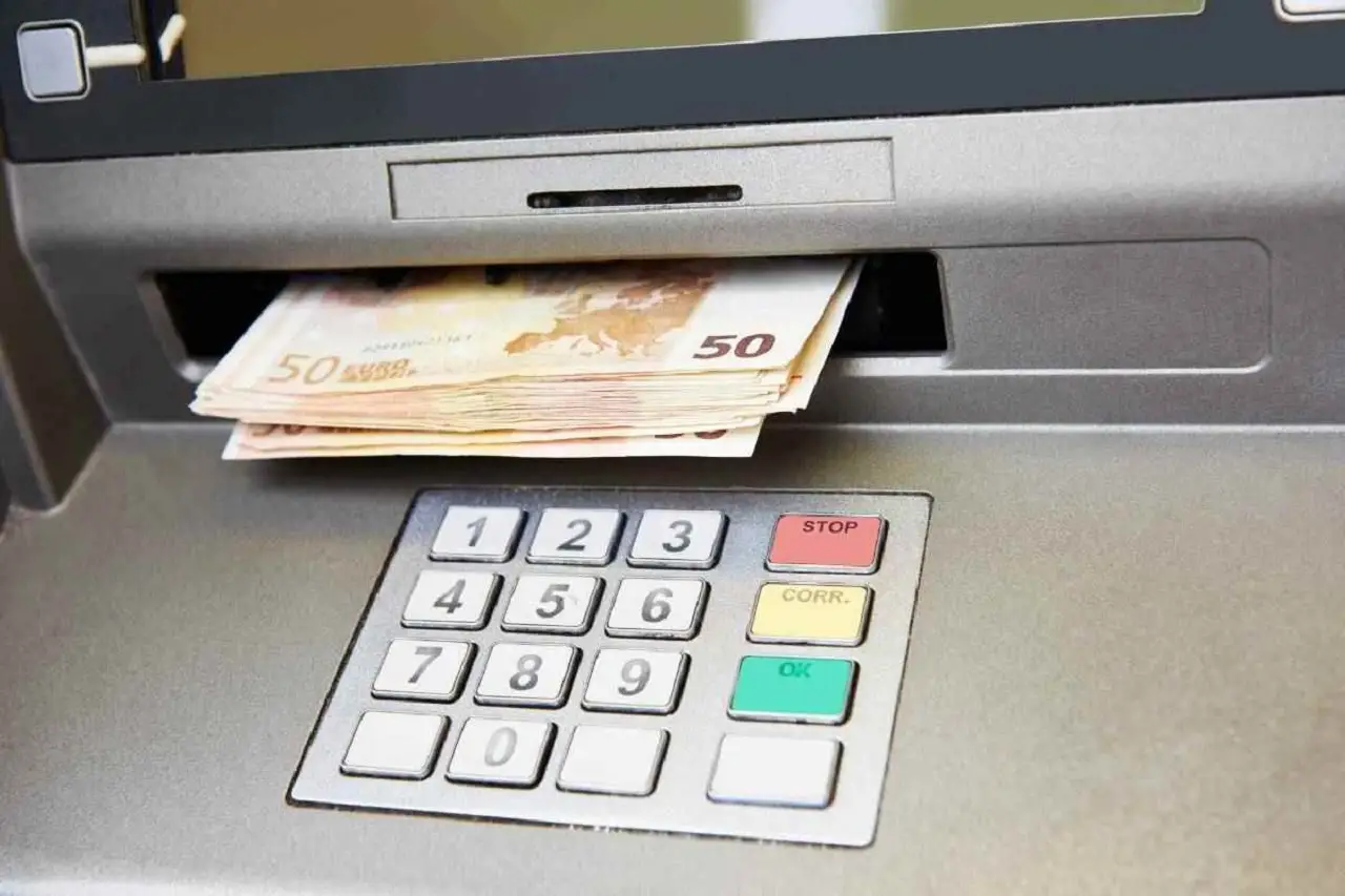 Regole prelievi automatici: tutto ciò che serve sapere per operare senza intoppi Regole prelievi automatici: tutto ciò che serve sapere per operare senza intoppi