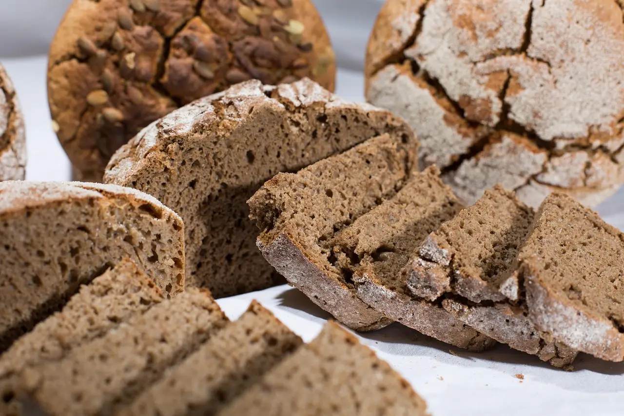 Pane di segale: i benefici digestivi e come inserire questa scelta nella dieta Pane di segale: i benefici digestivi e come inserire questa scelta nella dieta