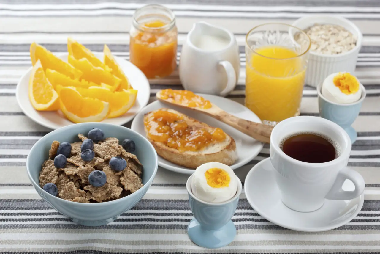 Mangiare questo alimento a colazione aiuta a tenere bassa la glicemia tutto il giorno Mangiare questo alimento a colazione aiuta a tenere bassa la glicemia tutto il giorno
