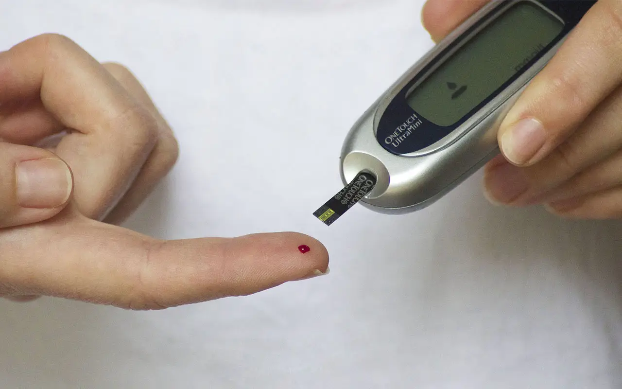 Non ignorare questi segnali dopo i pasti: potrebbero indicare glicemia fuori controllo Non ignorare questi segnali dopo i pasti: potrebbero indicare glicemia fuori controllo