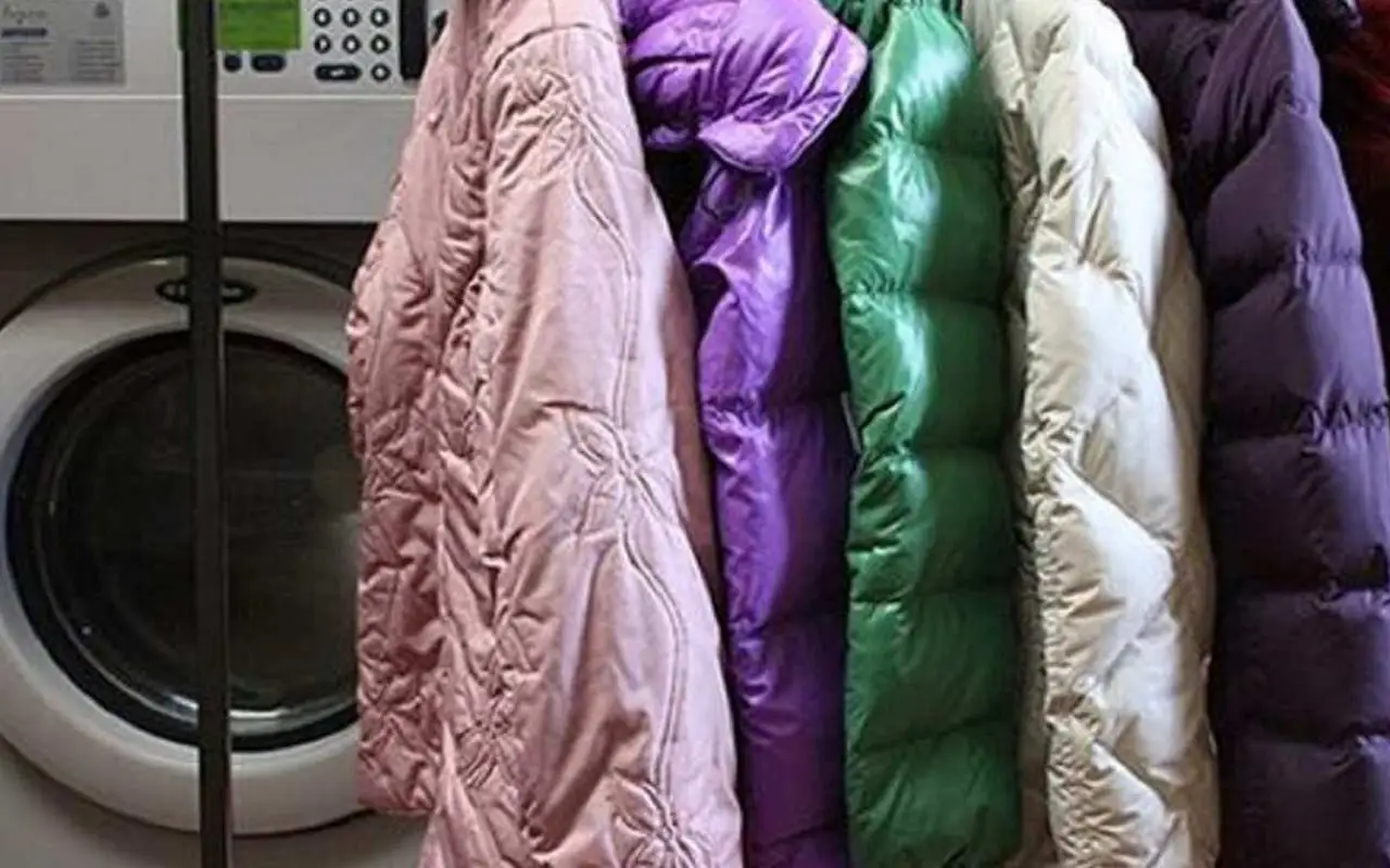 Hai una giacca che non vuoi rovinare: il trucco semplice per lavarla in casa senza rischi Hai una giacca che non vuoi rovinare: il trucco semplice per lavarla in casa senza rischi