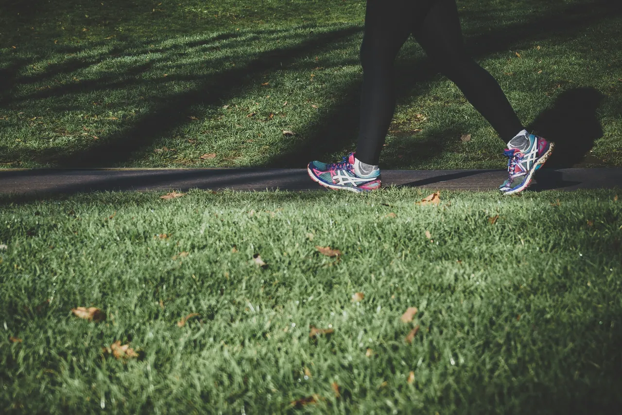 Camminare per dimagrire? Ecco quanti minuti servono secondo gli esperti Camminare per dimagrire? Ecco quanti minuti servono secondo gli esperti