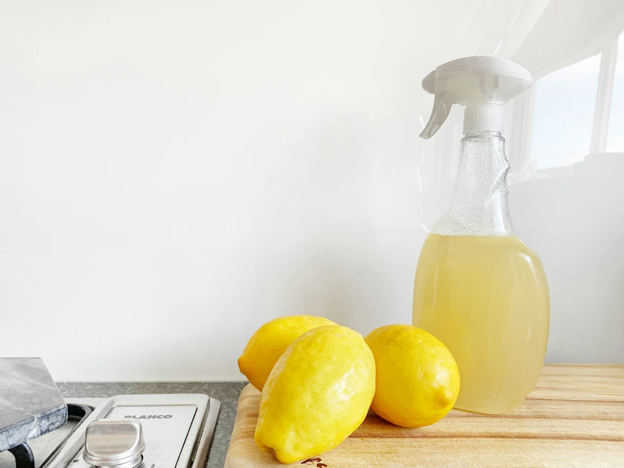 Insetticida naturale con aceto e limone: come prepararlo in casa passo dopo passo Insetticida naturale con aceto e limone: come prepararlo in casa passo dopo passo