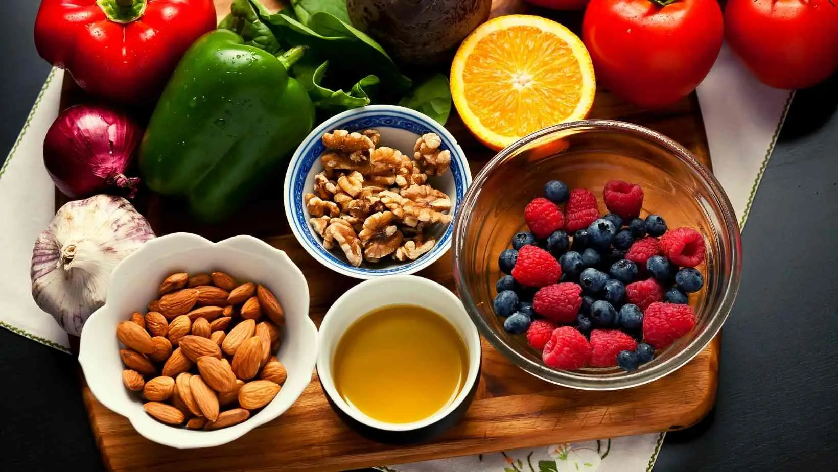 Alimenti anti-infiammatori: cosa aggiungere alla dieta per articolazioni più sane Alimenti anti-infiammatori: cosa aggiungere alla dieta per articolazioni più sane