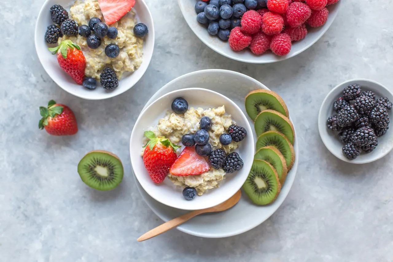 Come proteggere il glicemico a colazione: gli alimenti da mettere subito a tavola Come proteggere il glicemico a colazione: gli alimenti da mettere subito a tavola