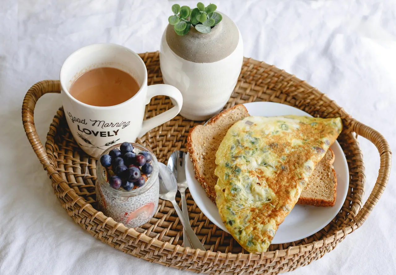 Come proteggere il glicemico a colazione: gli alimenti da mettere subito a tavola Come proteggere il glicemico a colazione: gli alimenti da mettere subito a tavola